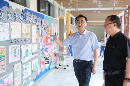 专家赋能助提升，精研教学促发展——罗湖区百人听千课视导专家团走进翠园东晓创新学校