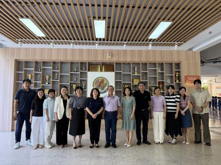 课堂新质融数智  视导助力促发展 ——罗湖区教科院“百人听千课”视导活动走进向西小学