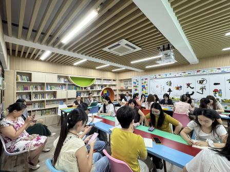 红岭小学·慧心课程｜学习新课标 共研新教材  ——红岭小学语文教研组开展专题教研活动