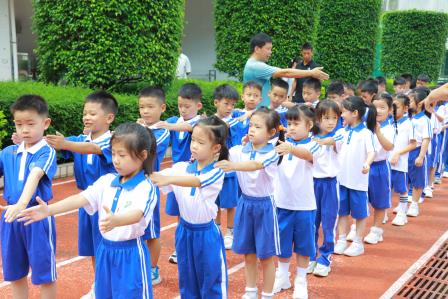 筑梦新起点，同心向未来——太白实验学校2026级新生培训暨新生家长会圆满召开
