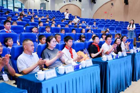 围棋国手辜梓豪彭立尧走进罗湖外语小学