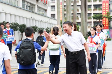 文锦校园“上新季”：一封信笺传心意，少年启程赴新约