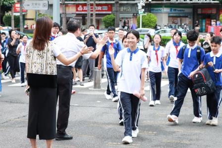 文锦校园“上新季”：一封信笺传心意，少年启程赴新约