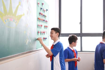 文锦校园“上新季”：一封信笺传心意，少年启程赴新约