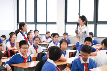 文锦校园“上新季”：一封信笺传心意，少年启程赴新约