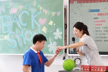 文锦校园“上新季”：一封信笺传心意，少年启程赴新约