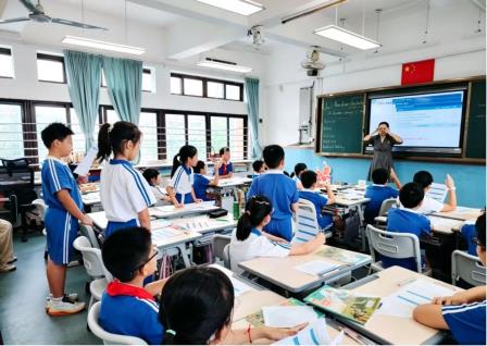 专家把脉课堂 视导赋能成长——仙湖实验学校迎接区教科院“百人听千课”视导活动