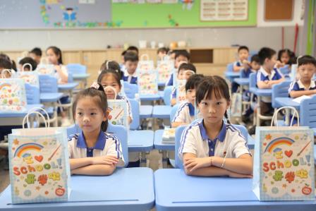 薪火相传启新程 少年逐梦向未来 ——布心小学举行2026-2027学年度第一学期开学典礼