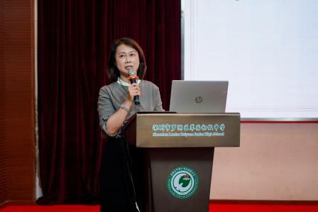 笃行致新培根铸魂担使命——翠园初级中学召开新学期开学教职工大会