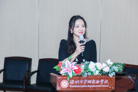 师徒携手同进步，薪火相传青胜蓝 ——罗湖实验学校隆重举行“青蓝工程”师徒结对仪式