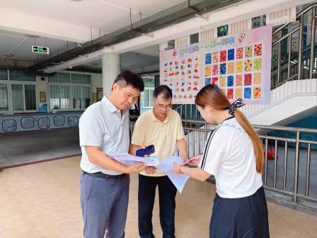 罗湖区教育局领导莅临滨河小学开展开学检查指导工作