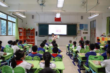 红岭小学·同心课程｜长征精神铸魂魄 放眼世界向未来