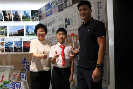 读行罗湖探建筑之美 笋岗学子展少年童心——翠竹教育集团暑期实践成果展罗湖少年宫开幕，笋岗小学“建筑风貌”展区亮眼