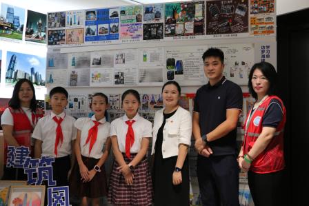 读行罗湖探建筑之美 笋岗学子展少年童心——翠竹教育集团暑期实践成果展罗湖少年宫开幕，笋岗小学“建筑风貌”展区亮眼