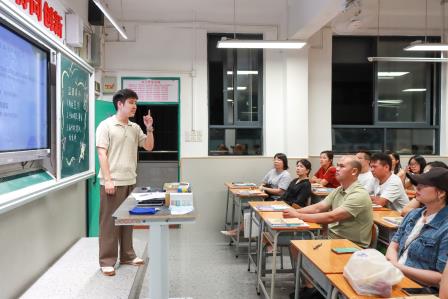 家校携手，共赴锦绣未来——翠园文锦中学2026级初一新生家长会圆满召开