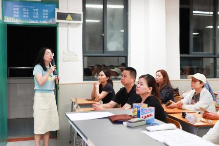 家校携手，共赴锦绣未来——翠园文锦中学2026级初一新生家长会圆满召开