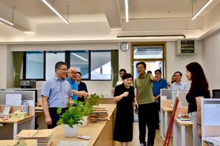 锚定新质教育方向 深耕贯通育人实践 ——罗湖区政协副主席、区教育局长高延勇莅临东晓实验学校调研指导开学工作