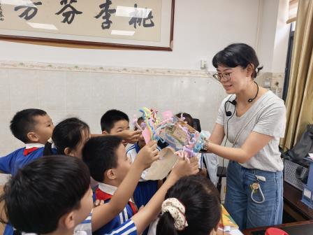 师恩润童心 礼敬筑芳华      ——怡景小学拓维项目式课程《教师节快乐》主题活动