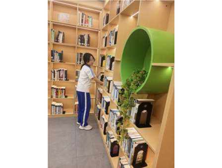 劳润童心 行走社区 ——靖轩小学五（4）班开展黄贝岭社区劳动教育实践活动