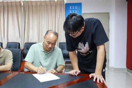 以师为炬，向光而行——翠园文锦中学举行2026-2027学年第一学期“青蓝工程”师徒结对仪式