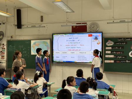 智研对话创课堂，数智赋能启新程——罗湖区中小学“百人听千课”视导行动走进碧波小学