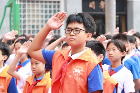 抵制霸凌守护花开，树立榜样逐光前行——翠园文锦中学举行校园欺凌防治主题活动暨德育表彰大会