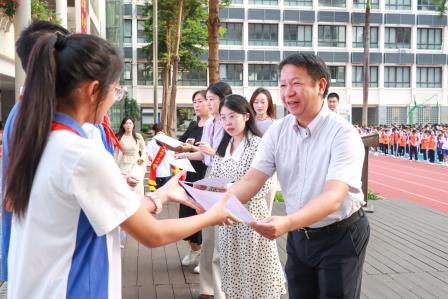 抵制霸凌守护花开，树立榜样逐光前行——翠园文锦中学举行校园欺凌防治主题活动暨德育表彰大会
