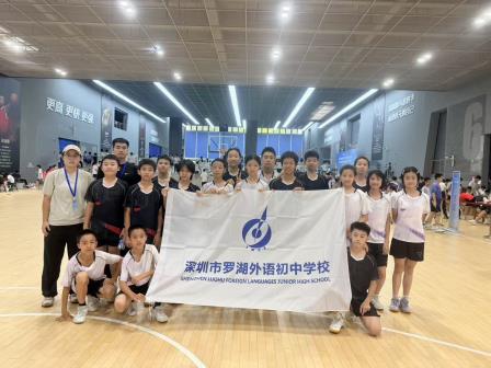 羽球逐梦 捷报频传 ——罗外初中学子市级羽毛球联赛斩获多项佳绩