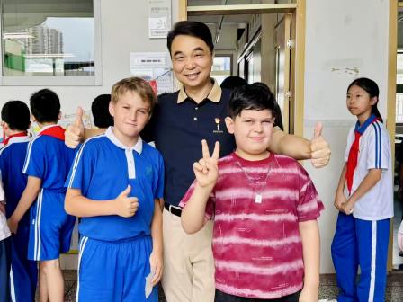 传承中华民俗 欢度中秋佳节——翠竹教育集团湖滨学校“月满中秋 趣猜灯谜”游园活动圆满举行