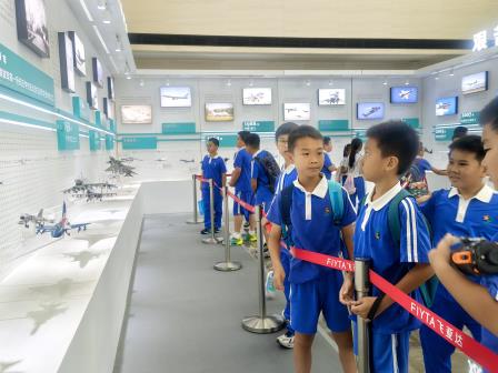 与时间对话——翠竹外国语实验学校“每周半天计划”走进飞亚达计时文化中心