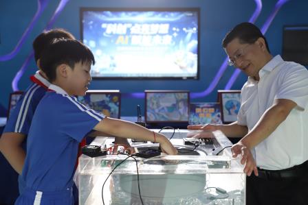 红岭小学·创心课程｜“科创”点亮梦想 “AI”赋能未来 ——深圳市桂园教育集团红岭小学2026年科创文化节盛大开幕