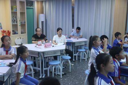 视导入校促深耕 教研聚力启新程——罗湖区教科院“百人听千课”活动走进新秀小学