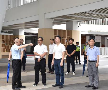 区领导夏东同志带队到东晓实验学校开展督导调研