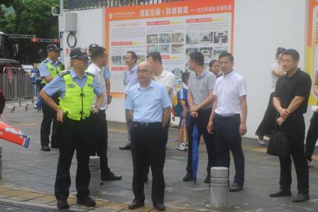 区领导夏东同志带队到东晓实验学校开展督导调研