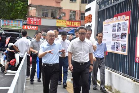 区领导夏东同志带队到东晓实验学校开展督导调研