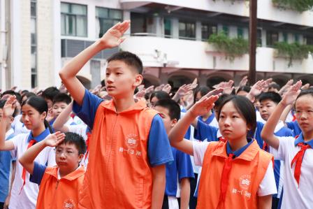 文行天下筑梦想，锦绣少年启新程——深圳市翠园文锦中学举行2026-2027学年第一学期开学典礼暨思政第一课