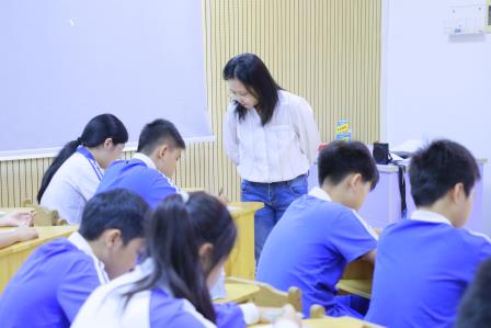 当课堂遇见中秋——深圳市仙桐实验小学：跨学科项目式学习，让传统文化可感可学