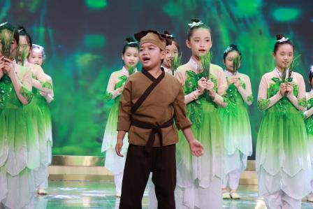 做中学·创未来 ——深圳市泰宁小学举行新学期开学典礼