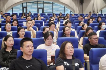 【家校共育】罗湖外语小学2026-2027学年秋季一年级新生家长会