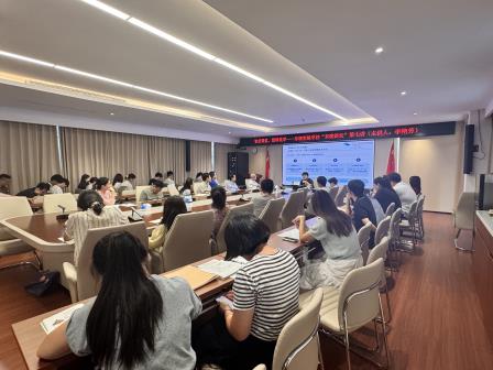智启课堂赋新能　慧研教学提实效 ——东晓实验学校开展“用好三件AI利器”专题培训
