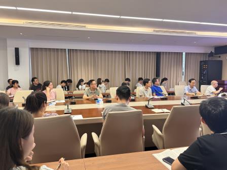 智启课堂赋新能　慧研教学提实效 ——东晓实验学校开展“用好三件AI利器”专题培训