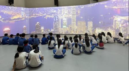 探秘大国重器  点燃科学梦想 ——向西小学每周半天活动