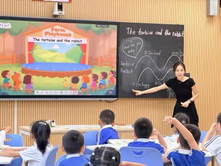 罗湖外语小学新教师展示亮相课