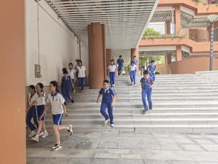 防震减灾，安全同行——深圳市水库小学开展地震应急疏散演练暨防震减灾科普培训