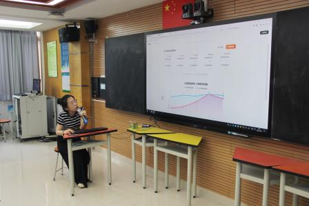 南湖小学组织开展AI学科应用专项培训 推进教育数字化落地课堂