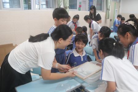 AI 赋能启新思 “活力” 课堂促发展 —— 罗湖区中小学 “百人听千课”视导行动走进人民小学