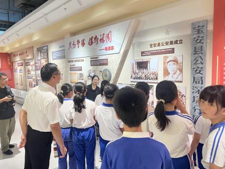 沉浸式警营研学，筑牢安全防线——我校五（3）班走进深圳少年警营开展“每周半天计划”实践活动