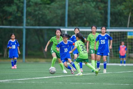 三连冠！深圳市翠北实验小学女足“横扫”罗湖区校园足球联赛，包揽女子甲乙丙组冠军