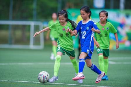 三连冠！深圳市翠北实验小学女足“横扫”罗湖区校园足球联赛，包揽女子甲乙丙组冠军