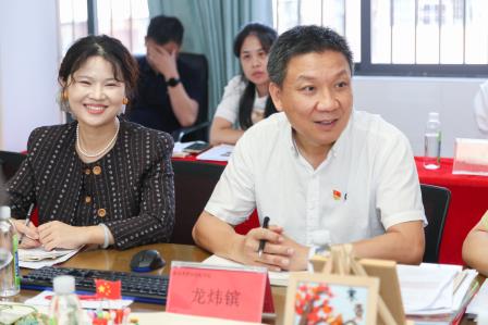 专家把脉课堂 智慧赋能成长 ——罗湖区2026年中小学“百人听千课”视导活动走进罗湖实验学校